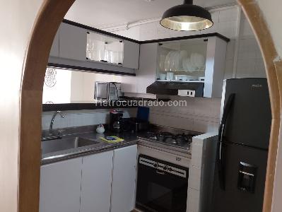 Apartamento de 2 alcobas en venta en Laureles, Medellín, 71 m² · foto 9 de 16