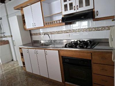 Apartamento de 3 alcobas en venta en Florida Nueva Estadio, Medellín, 146 m² · foto 17 de 18