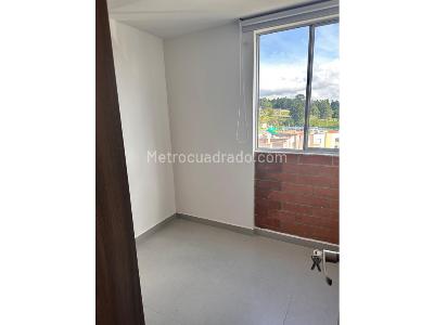 Apartamento de 3 alcobas en venta en Barrio El Vergel, Rionegro, 44 m² · foto 3 de 20