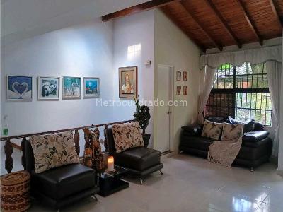 Casa en venta en Envigado, Envigado · foto 2 de 19