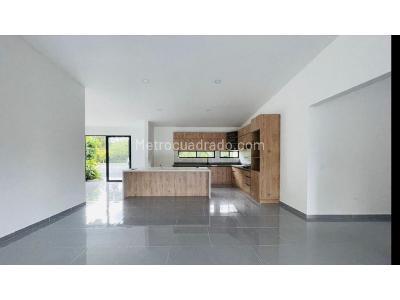 Casa de 3 alcobas en venta en La Ceja, Medellín · foto 3 de 13