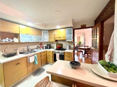 Apartamento de 2 alcobas en venta en El Poblado, Medellín, 172 m² · foto 3 de 12