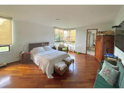 Apartamento de 2 alcobas en venta en El Poblado, Medellín, 172 m² · foto 9 de 12
