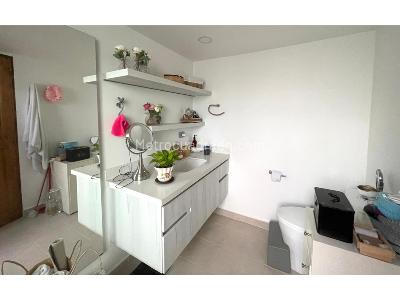 Apartamento de 2 alcobas en venta en El Poblado, Medellín, 172 m² · foto 12 de 12