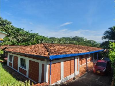 Casa de 2 alcobas en venta en La Pintada Antioquia Municipio De Valparaiso, Medellín, 450 m² · foto 4 de 18