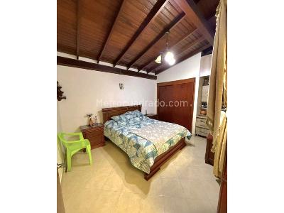 Casa de 4 alcobas en venta en Centro De La Ciudad, Medellín, 207 m² · foto 4 de 9