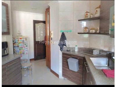 Apartamento de 4 alcobas en venta en Laureles, Medellín, 152 m² · foto 8 de 20