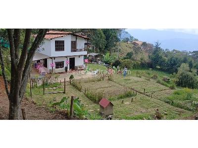 Casa de 2 alcobas en venta en Santa Elena, Medellín, 1200 m² · foto 8 de 20