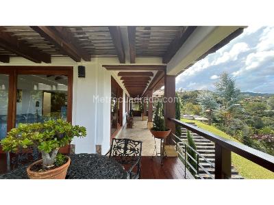 Casa de 3 alcobas en venta en Loma Del Escodero, Envigado · foto 3 de 12