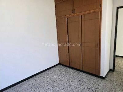 Casa de 5 alcobas en venta en La Floresta, Medellín, 196 m² · foto 7 de 16