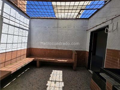Casa de 5 alcobas en venta en La Floresta, Medellín, 196 m² · foto 13 de 16