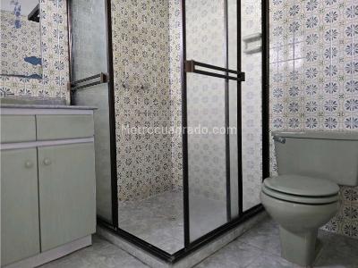 Casa de 5 alcobas en venta en La Floresta, Medellín, 196 m² · foto 15 de 16