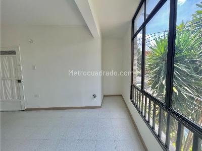 Casa de 3 alcobas en venta en La America Santa Monica, Medellín, 149 m² · foto 2 de 15