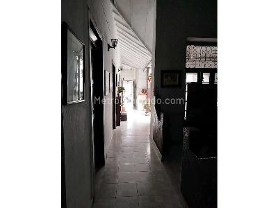 Casa de 4 alcobas en venta en Villa Hermosa, Medellín, 230 m² · foto 3 de 20