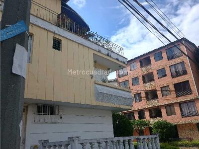 Casa en venta en Belen Rosales, Medellín · foto 2 de 2