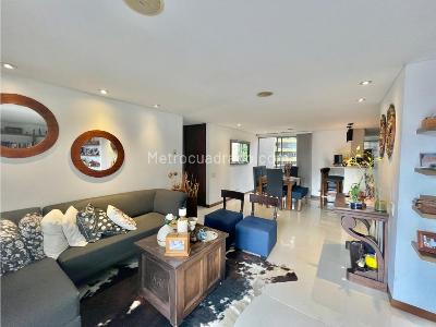 Apartamento en venta en El Poblado, Medellín · foto 6 de 20
