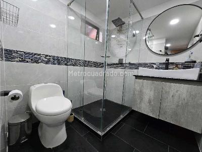 Casa de 5 alcobas en venta en Loma Del Chocho, Envigado, 345 m² · foto 9 de 20
