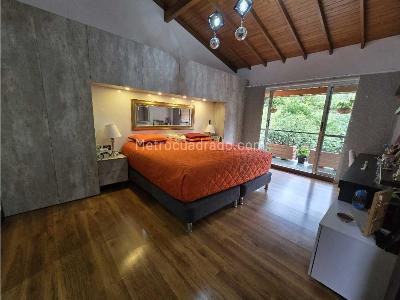 Casa de 5 alcobas en venta en Loma Del Chocho, Envigado, 345 m² · foto 11 de 20