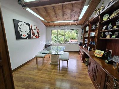 Casa de 5 alcobas en venta en Loma Del Chocho, Envigado, 345 m² · foto 13 de 20