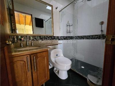 Casa de 5 alcobas en venta en Loma Del Chocho, Envigado, 345 m² · foto 15 de 20