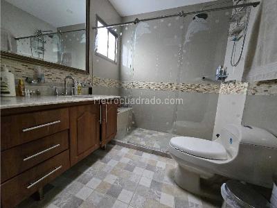 Casa de 5 alcobas en venta en Loma Del Chocho, Envigado, 345 m² · foto 16 de 20