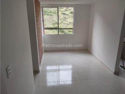 Apartamento de 3 alcobas en venta en Bello, Bello, 48 m² · foto 2 de 9