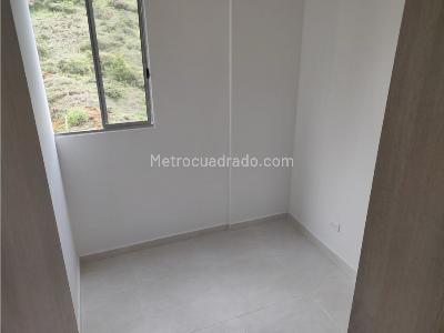 Apartamento de 3 alcobas en venta en Bello, Bello, 48 m² · foto 5 de 9