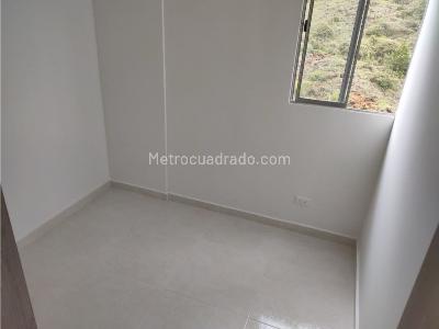 Apartamento de 3 alcobas en venta en Bello, Bello, 48 m² · foto 7 de 9