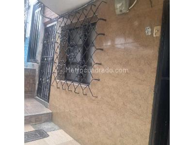 Casa de 4 alcobas en venta en Villa Hermosa, Medellín, 150 m² · foto 3 de 6