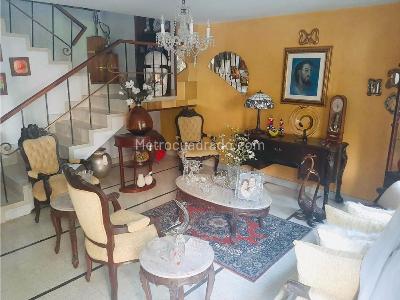 Casa de 4 alcobas en venta en Simon Bolivar, Medellín, 220 m² · foto 3 de 20