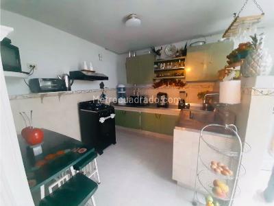 Casa de 4 alcobas en venta en Simon Bolivar, Medellín, 220 m² · foto 10 de 20