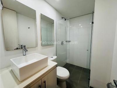 Apartamento de 3 alcobas en venta en El Poblado, Medellín, 107 m² · foto 12 de 20