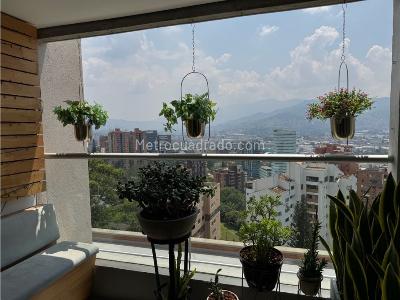 Apartamento de 3 alcobas en venta en El Poblado, Medellín, 102 m² · foto 2 de 20