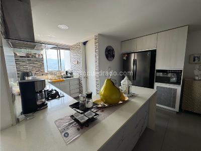 Apartamento de 3 alcobas en venta en El Poblado, Medellín, 102 m² · foto 15 de 20