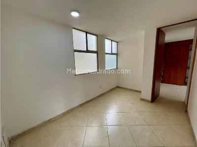 Apartamento de 3 alcobas en venta en Loma De Bernal, Medellín, 85 m² · foto 10 de 19