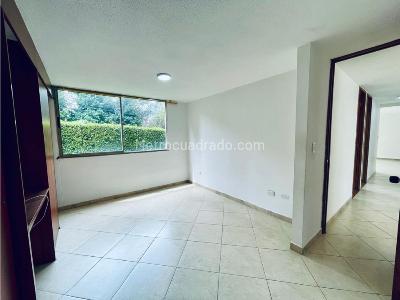 Apartamento de 3 alcobas en venta en Loma De Bernal, Medellín, 85 m² · foto 11 de 19