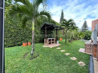 Apartamento de 3 alcobas en venta en Loma De Bernal, Medellín, 85 m² · foto 18 de 19