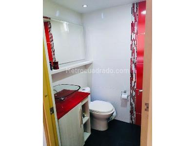 Apartamento de 2 alcobas en venta en Loma De Bernal, Medellín, 80 m² · foto 10 de 11