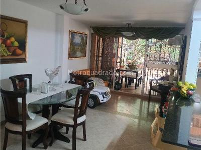 Casa de 4 alcobas en venta en Belen La Mota, Medellín, 156 m² · foto 2 de 20