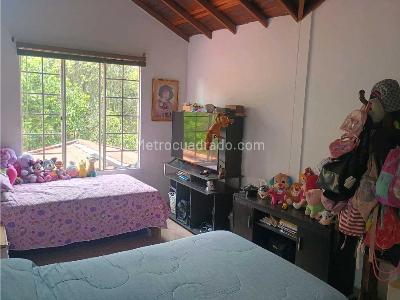 Casa de 4 alcobas en venta en Belen La Mota, Medellín, 156 m² · foto 12 de 20
