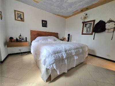 Apartamento en venta en Loma Del Indio, Medellín · foto 8 de 16