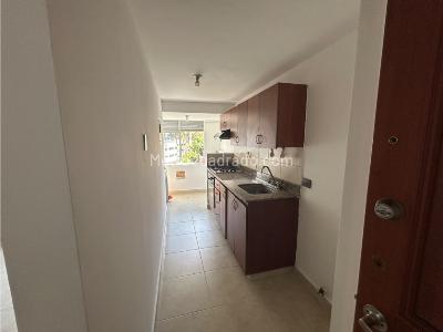 Apartamento de 3 alcobas en venta en Loma De Bernal, Medellín, 69 m² · foto 3 de 20