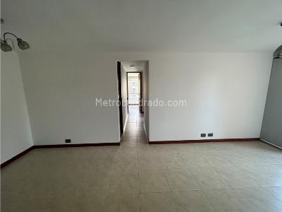 Apartamento de 3 alcobas en venta en Loma De Bernal, Medellín, 69 m² · foto 4 de 20