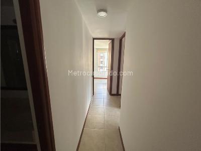Apartamento de 3 alcobas en venta en Loma De Bernal, Medellín, 69 m² · foto 6 de 20