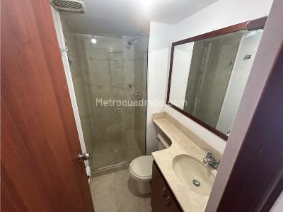 Apartamento de 3 alcobas en venta en Loma De Bernal, Medellín, 69 m² · foto 7 de 20