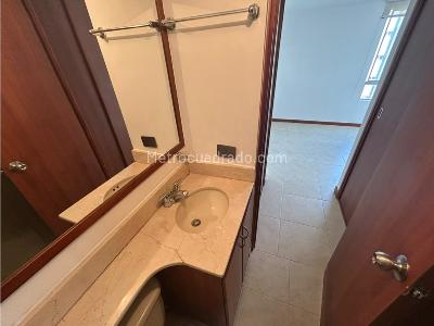 Apartamento de 3 alcobas en venta en Loma De Bernal, Medellín, 69 m² · foto 8 de 20