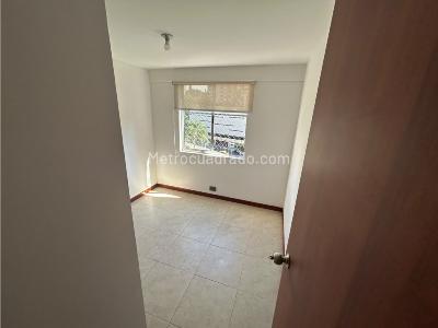 Apartamento de 3 alcobas en venta en Loma De Bernal, Medellín, 69 m² · foto 9 de 20