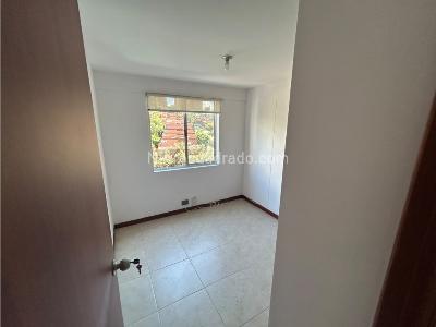 Apartamento de 3 alcobas en venta en Loma De Bernal, Medellín, 69 m² · foto 10 de 20