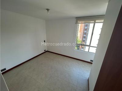 Apartamento de 3 alcobas en venta en Loma De Bernal, Medellín, 69 m² · foto 11 de 20