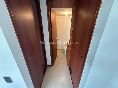 Apartamento de 3 alcobas en venta en Loma De Bernal, Medellín, 69 m² · foto 14 de 20